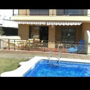 Con Terraza Y Acceso Directo A La Piscina Y A 50 M De La Playa Apartamento Miami Platja (Miami Playa)